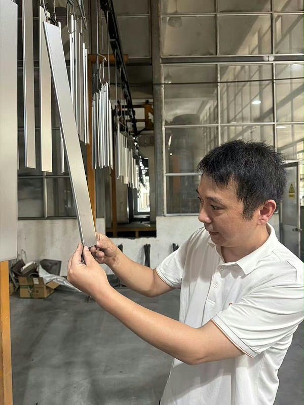 b37d3715-a544-4e04-8781-5999a962d9d2